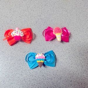Girls hair bows set ( three)